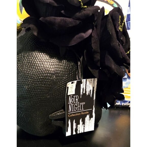NWT - Noir Night Floral Collection Halloween Skull - Picture 6 of 7